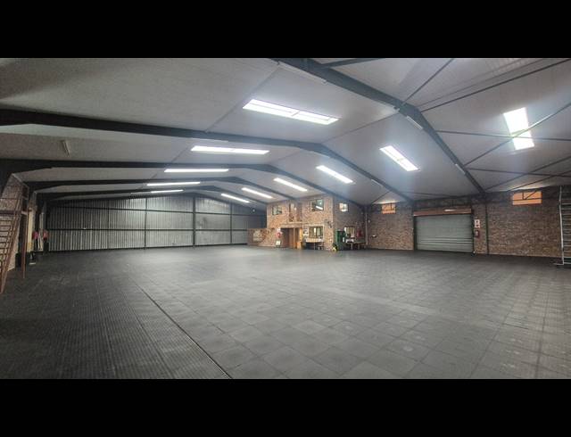 1,011M² WAREHOUSE TO LET IN NELSPRUIT INDUSTRIAL